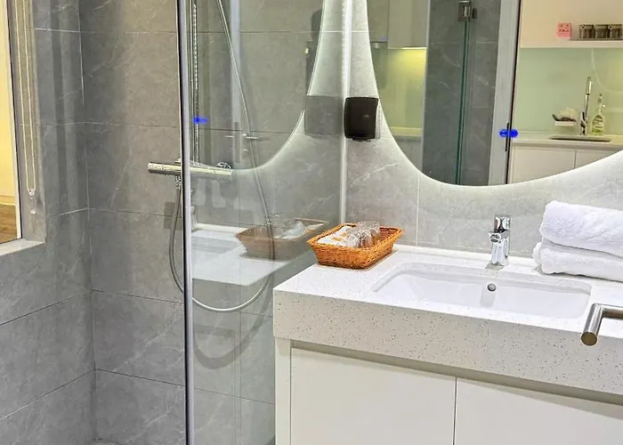 Căn hộ Kay 2112a View Biển Ngắm Pháo Hoa Nội Thất Cao Cấp Hạ Long